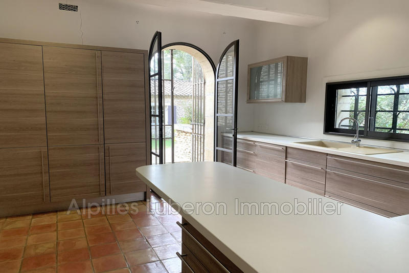 Maison - 237 m² - 8 pièces