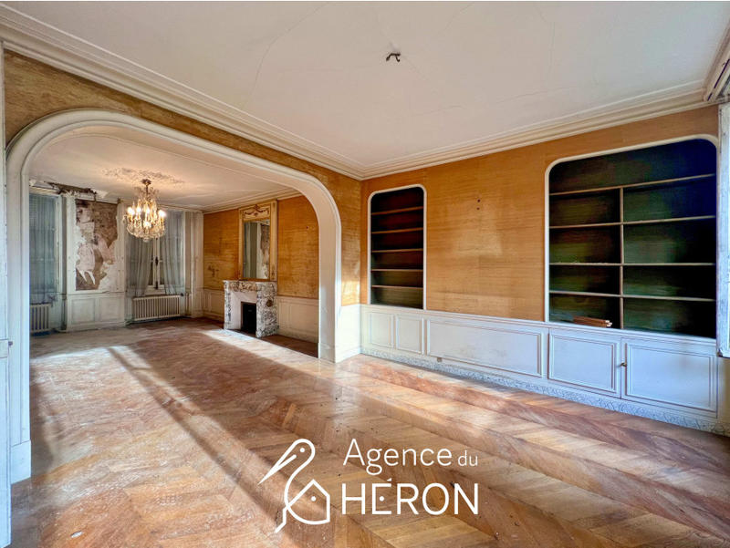 Maison - 470 m² - 19 pièces