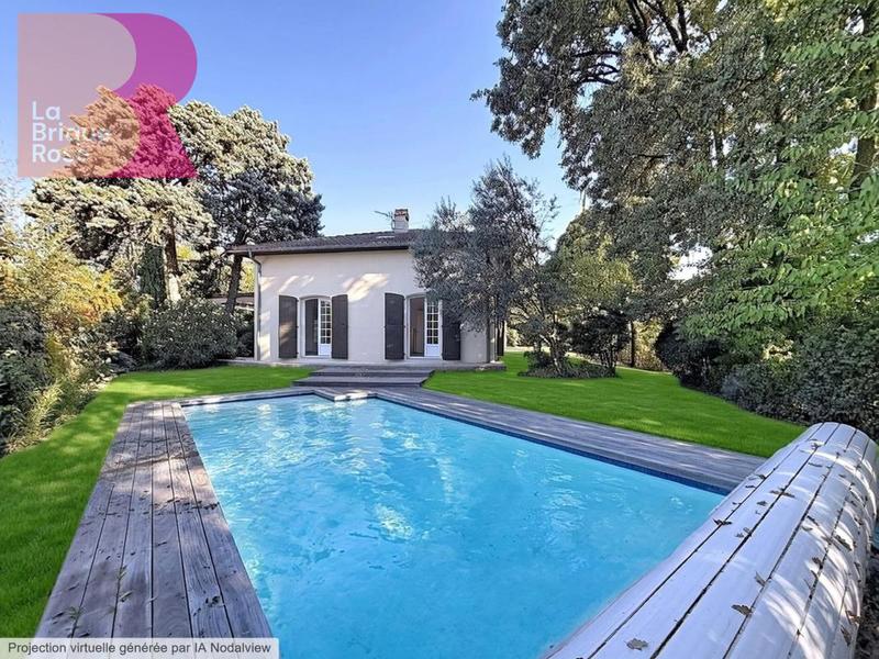 Maison - 180 m² - 8 pièces