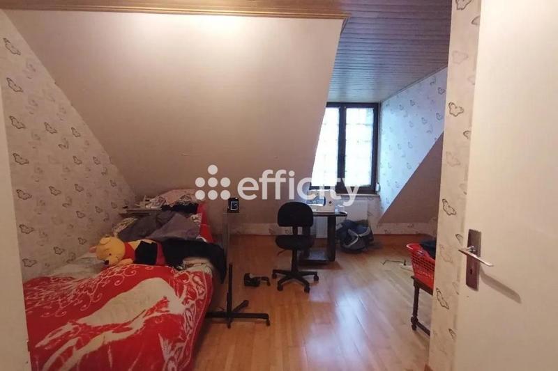 Maison - 122 m² - 8 pièces