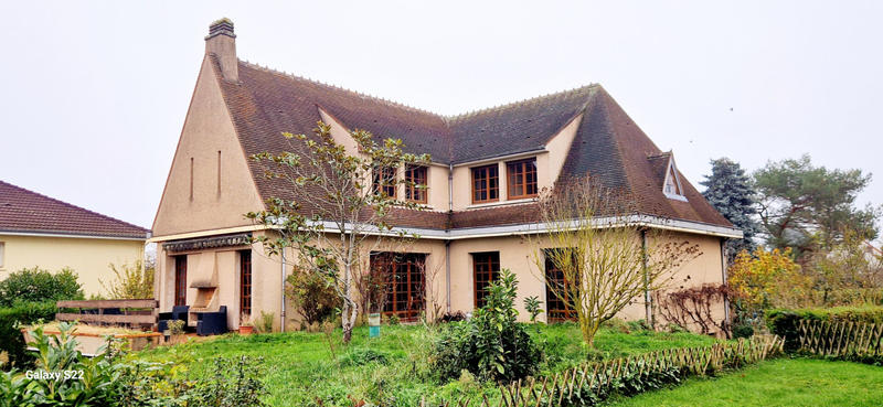 Maison - 245 m² - 6 pièces