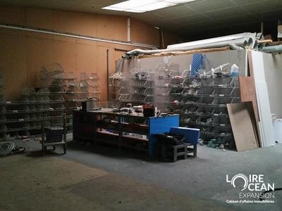 Entrepôt - 300 m²