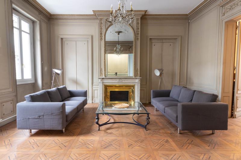 Maison - 292 m² - 10 pièces