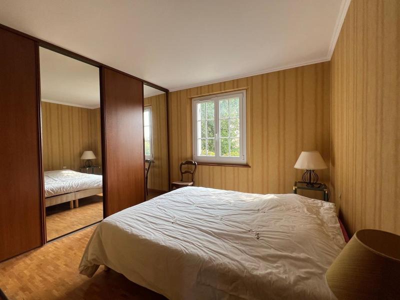 Maison - 233 m² - 7 pièces