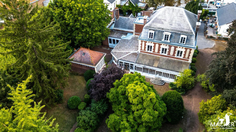 Maison - 500 m² - 14 pièces