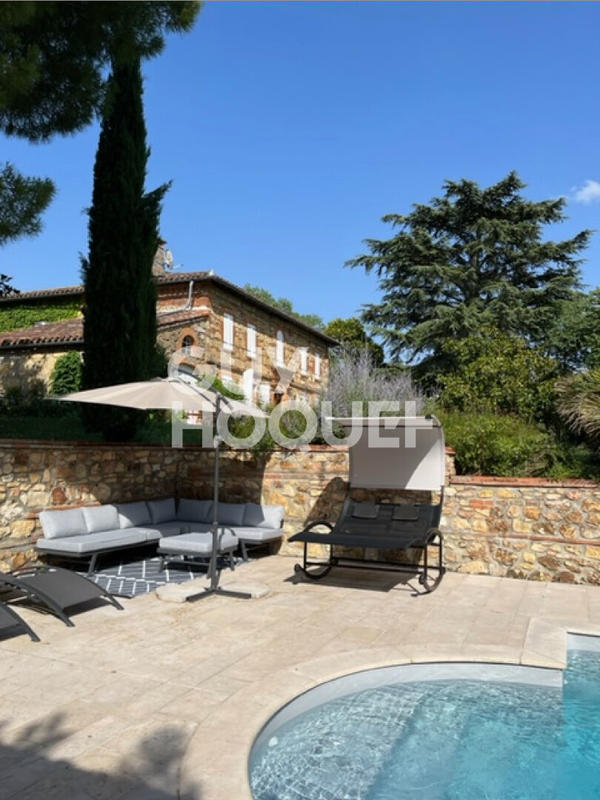 Maison - 242 m² - 6 pièces