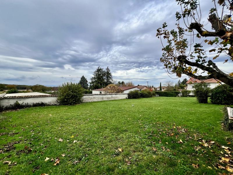 Maison - 449 m² - 6 pièces