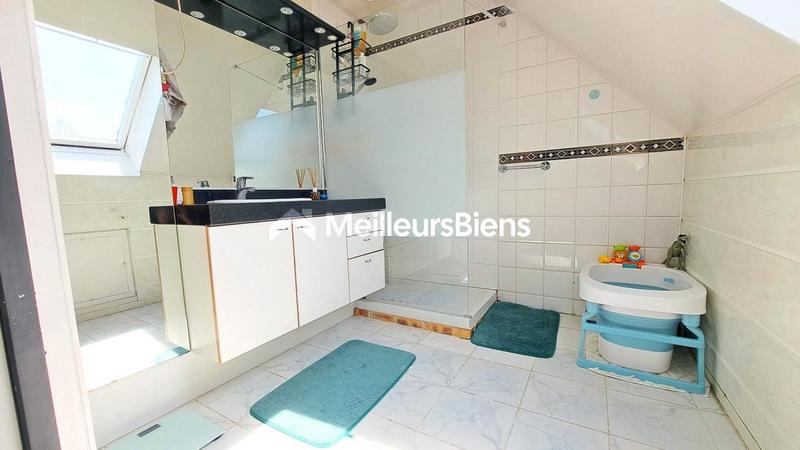 Maison - 107 m² - 6 pièces