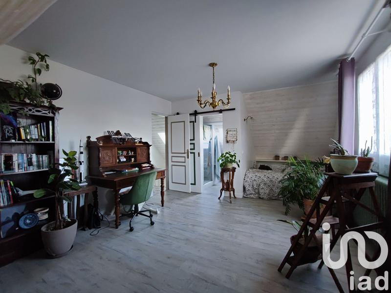 Maison - 242 m² - 8 pièces