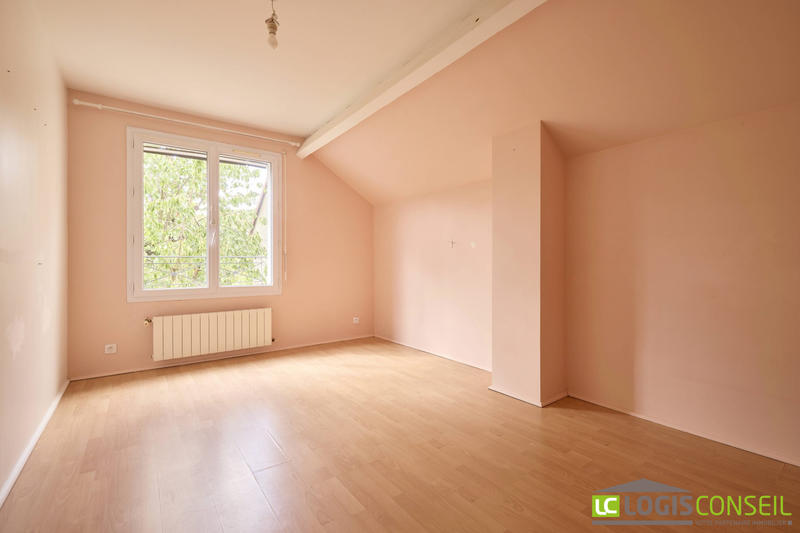 Maison traditionnelle - 128 m² - 8 pièces