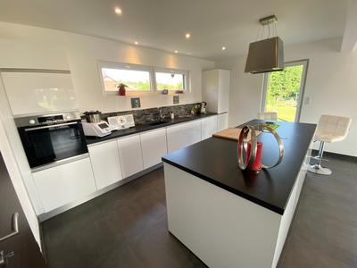 Maison - 120 m² - 5 pièces