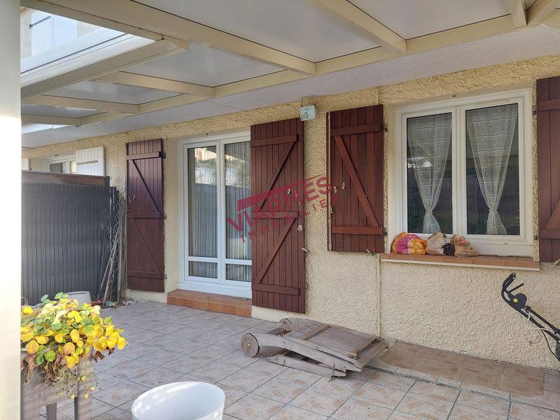 Maison traditionnelle - 94 m² - 6 pièces