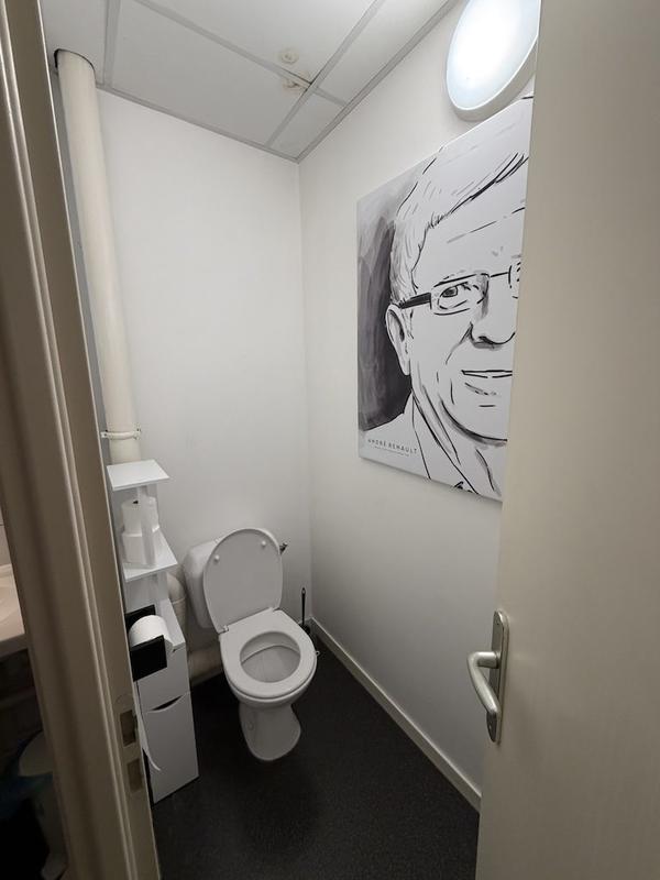 Local commercial - 676 m² - 5 pièces