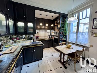 Maison - 280 m² - 7 pièces