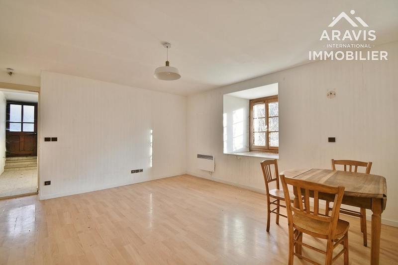 Corps de ferme - 360 m² - 5 pièces