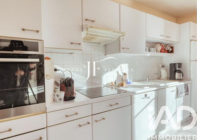 Maison - 196 m² - 9 pièces