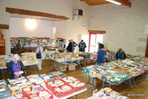 Bourse aux livres français et bijoux