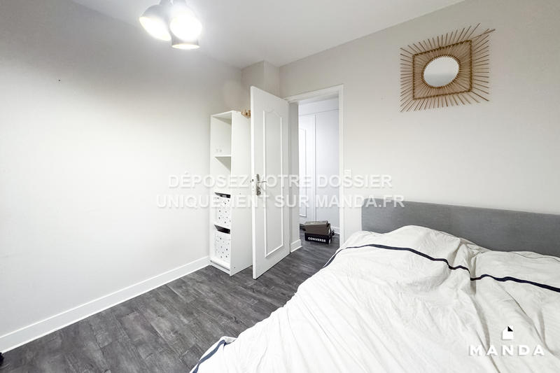 Chambre - 9 m² - 5 pièces