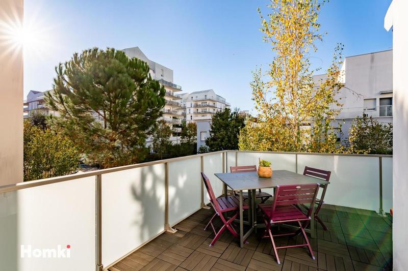 Appartement - 98 m² - 5 pièces