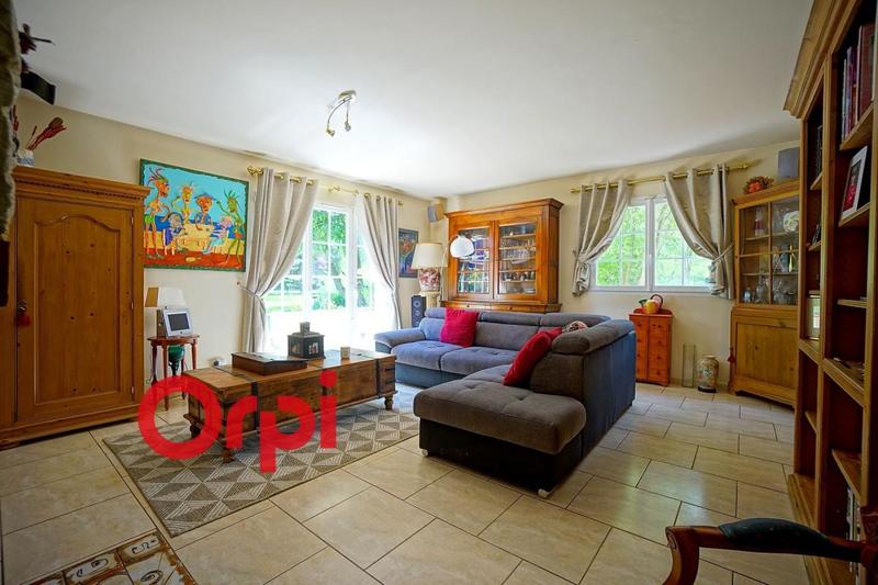 Maison - 220 m² - 9 pièces