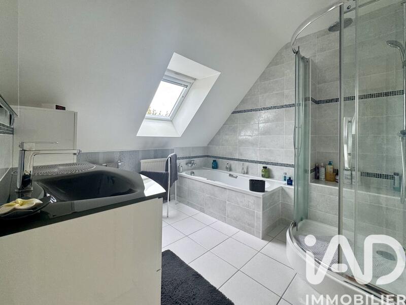 Maison - 141 m² - 5 pièces