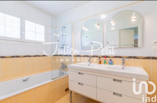 Maison - 170 m² - 8 pièces