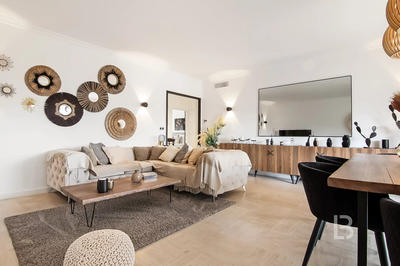 Appartement - 81 m² - 3 pièces