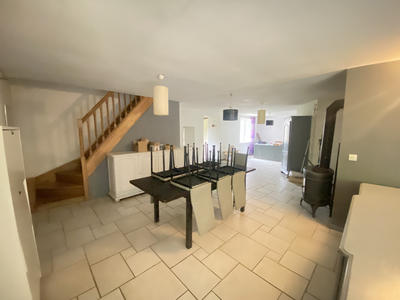Propriété - 148 m² - 9 pièces