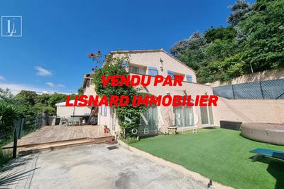 Maison - 108 m² - 4 pièces