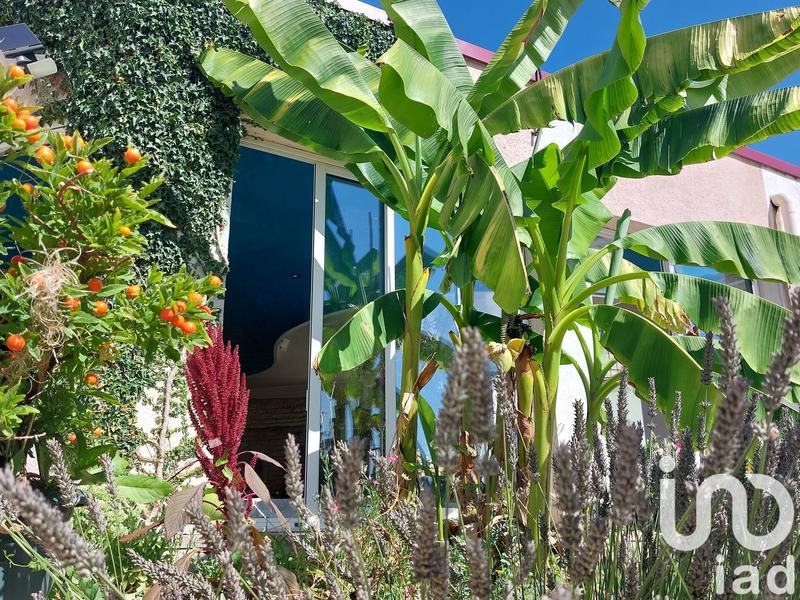 Maison - 1 458 m² - 34 pièces