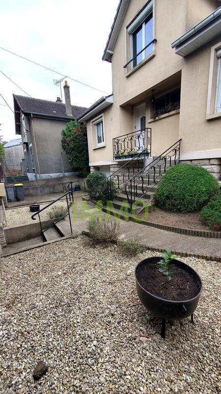 Pavillon - 96 m² - 5 pièces