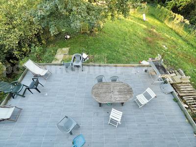 Propriété - 300 m² - 13 pièces