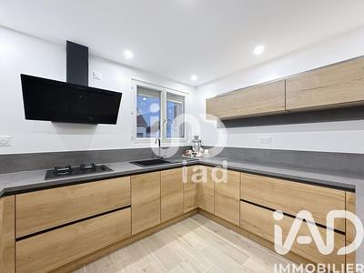 Maison - 95 m² - 5 pièces