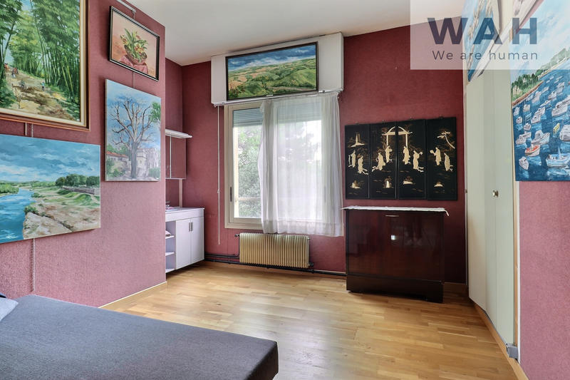 Maison - 280 m² - 11 pièces