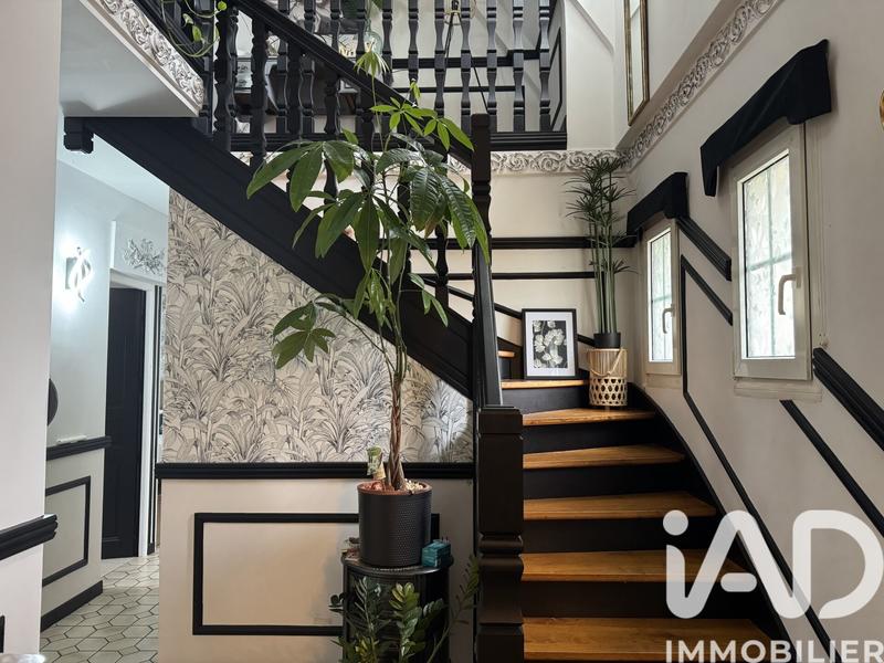 Maison - 217 m² - 7 pièces