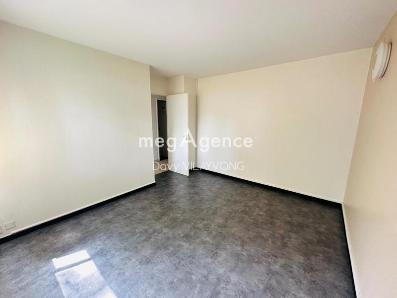 Local commercial - 77 m² - 4 pièces