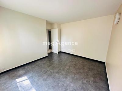 Local commercial - 77 m² - 4 pièces