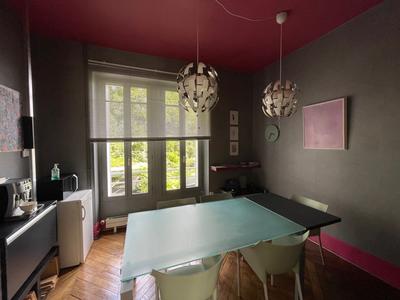 Maison - 230 m² - 9 pièces