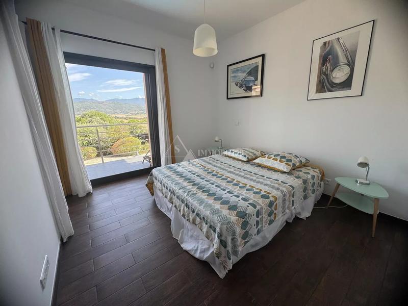 Villa - 202 m² - 6 pièces