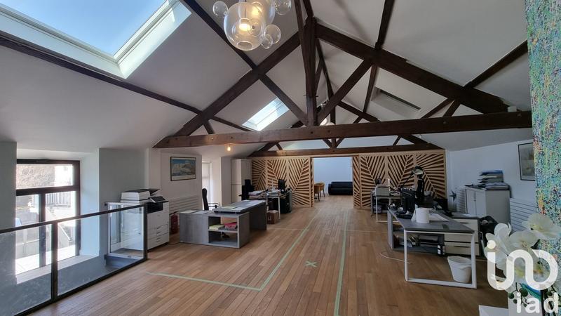 Maison - 329 m² - 10 pièces