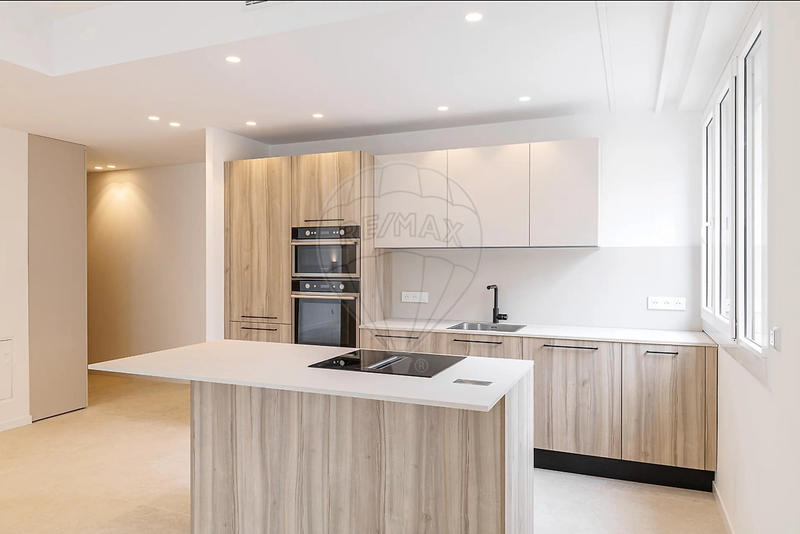 Appartement - 75 m² - 3 pièces