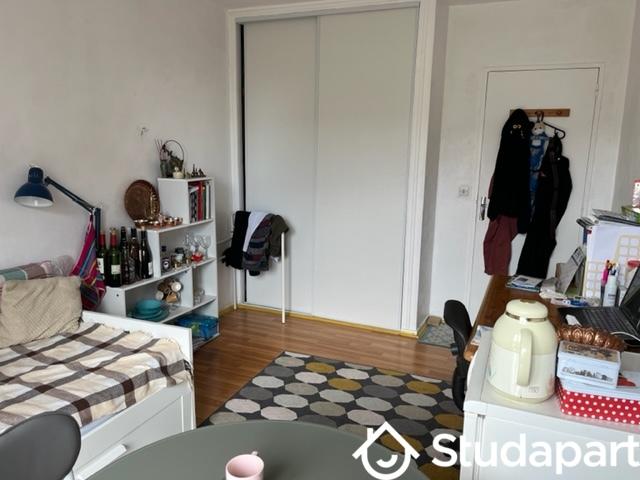 Chambre - 12 m² - 1 pièce