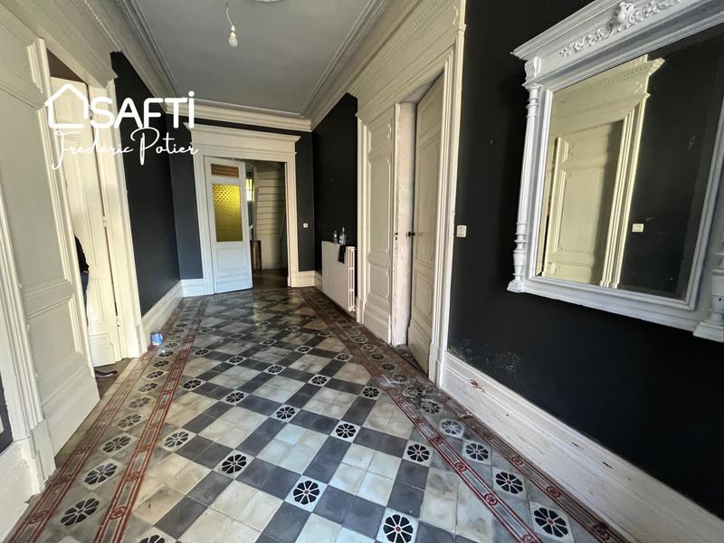 Maison - 240 m² - 7 pièces