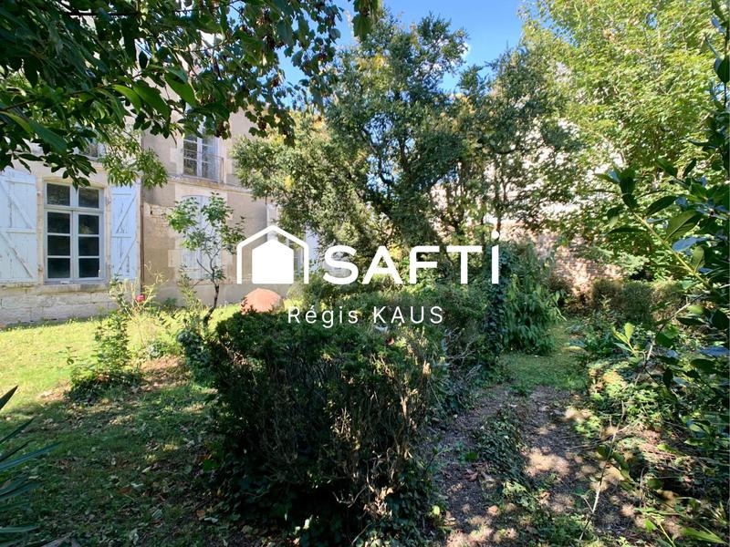 Maison - 480 m² - 10 pièces