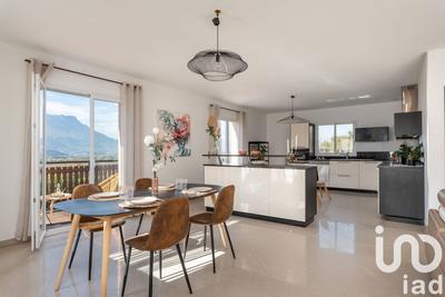 Maison - 145 m² - 4 pièces