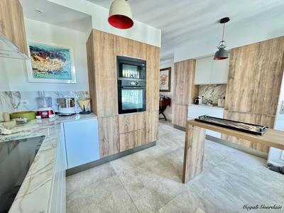 Appartement - 134 m² - 4 pièces