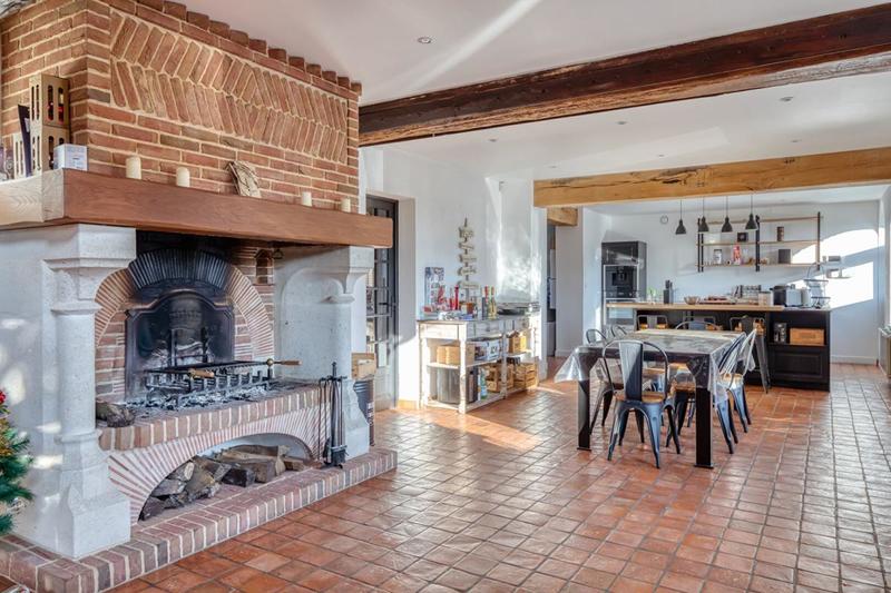 Maison - 281 m² - 12 pièces