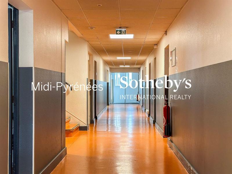 Local d'activités - 4 564 m²