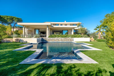 Villa - 370 m² - 6 pièces