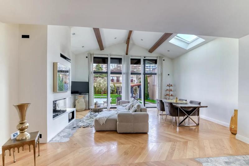 Maison - 140 m² - 5 pièces